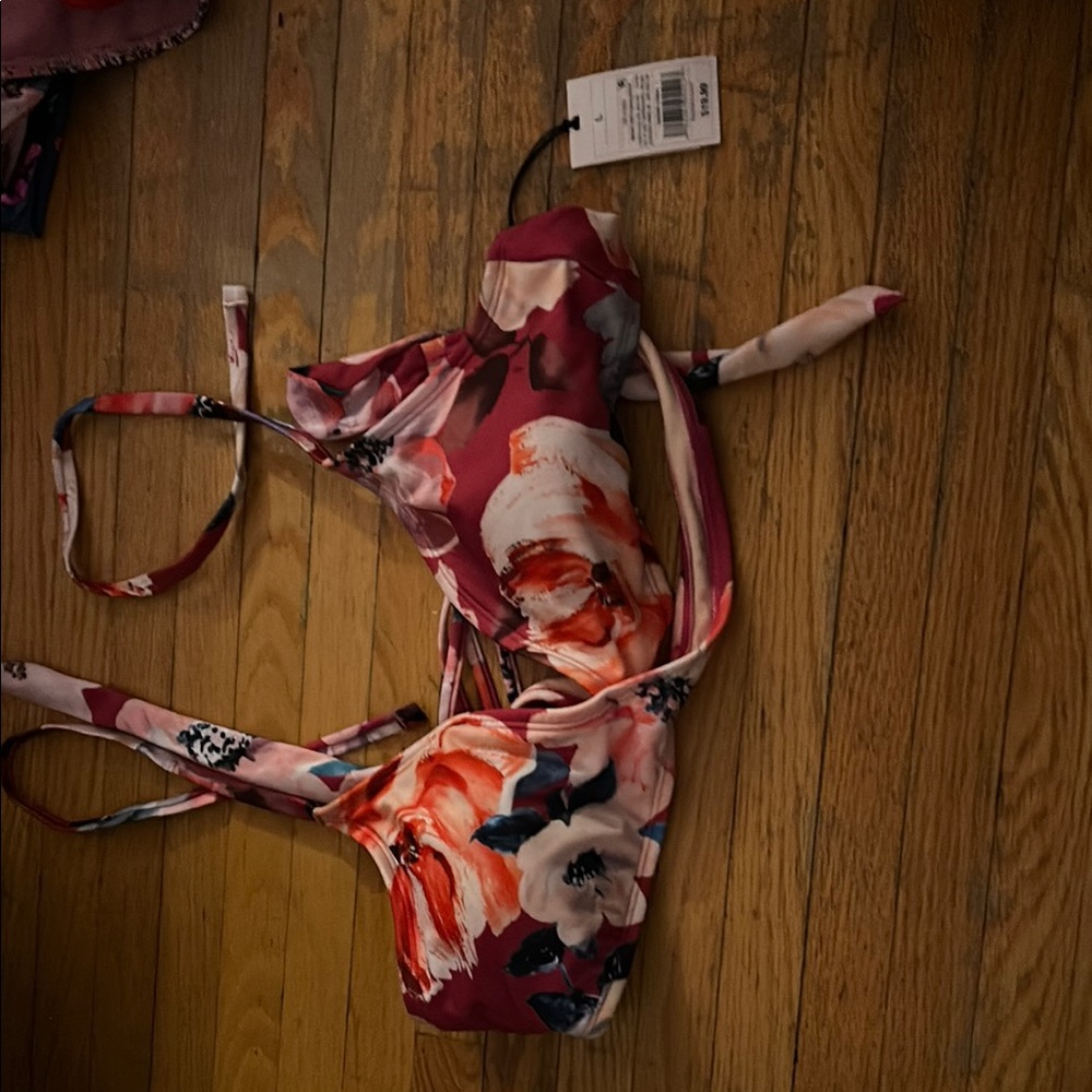 Shade and Shore Floral Bikini Top size L